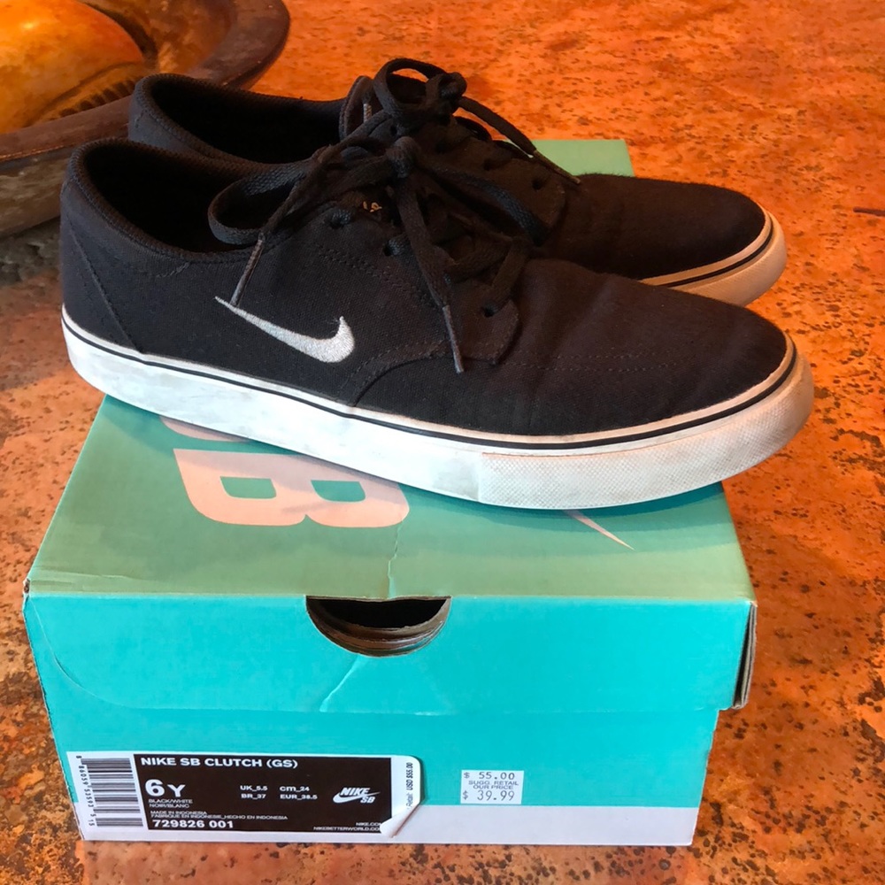 Nike SB Clutch